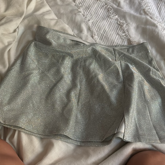 H&M short skirt -silver sparkle size S - Picture 2 of 2